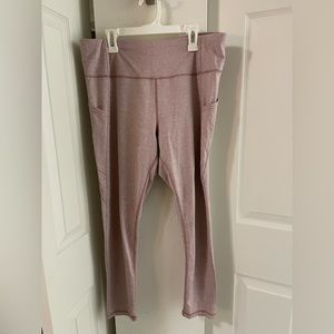 Cute pink leggings with side pockets!